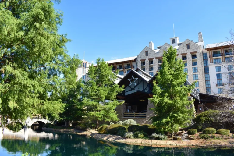 Gaylord Texan-1